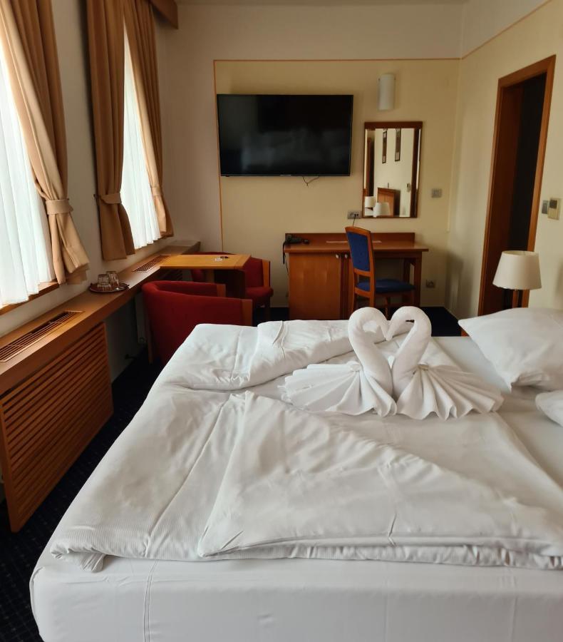 Hotel Slovan Jesenik Exterior photo