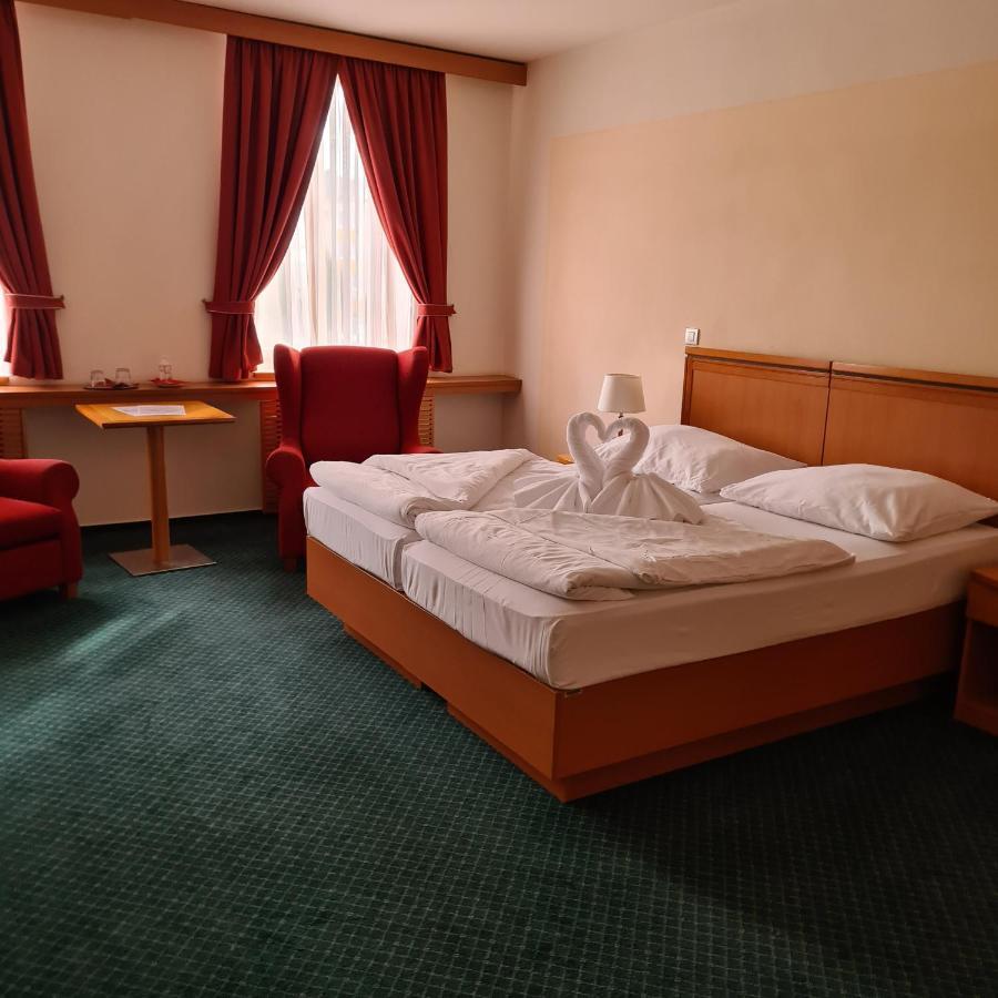 Hotel Slovan Jesenik Exterior photo