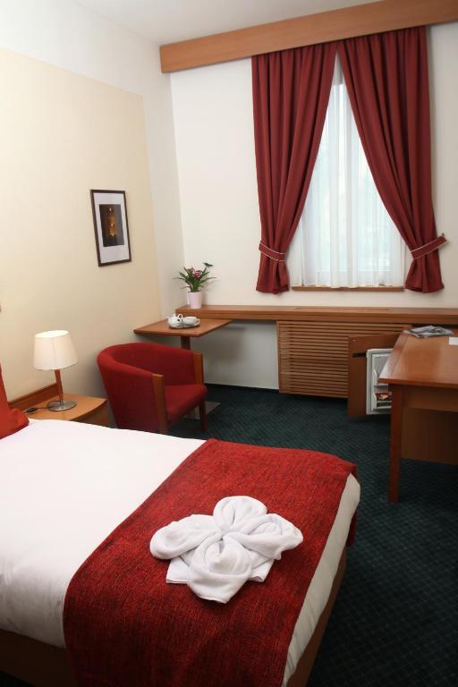 Hotel Slovan Jesenik Room photo