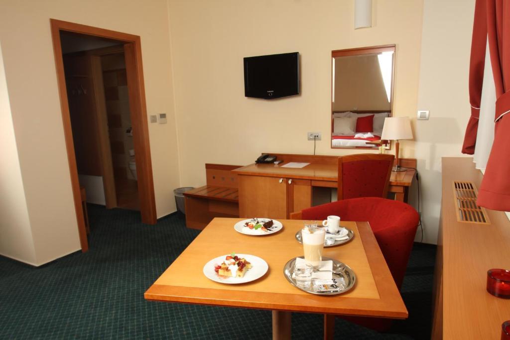 Hotel Slovan Jesenik Room photo