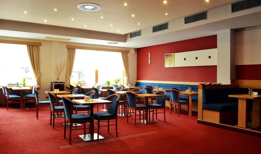 Hotel Slovan Jesenik Exterior photo