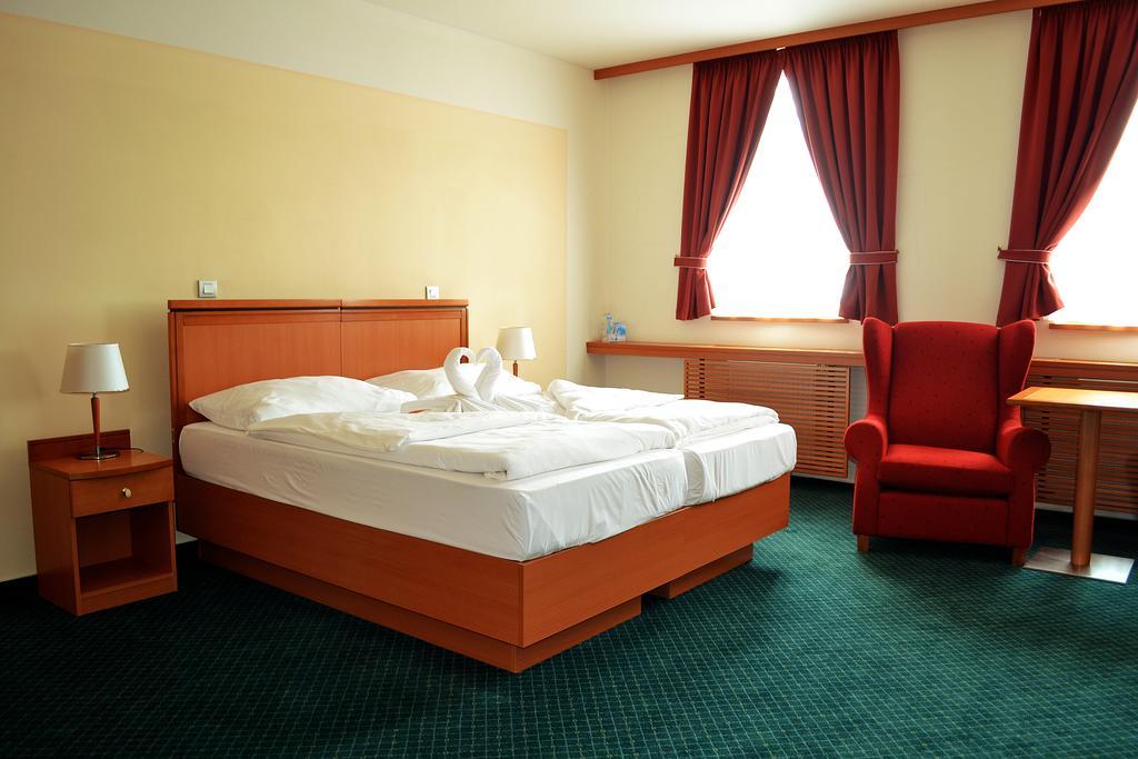 Hotel Slovan Jesenik Exterior photo